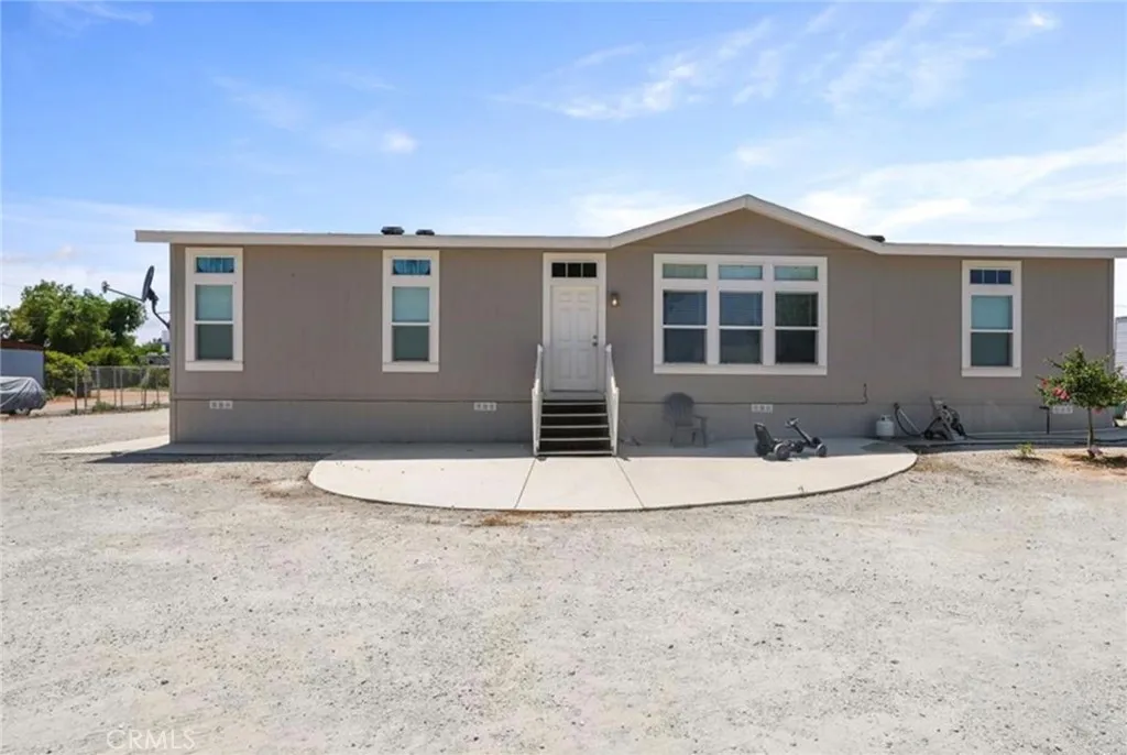 18583 Seaton Avenue, Perris, California 92570 home-pic-1